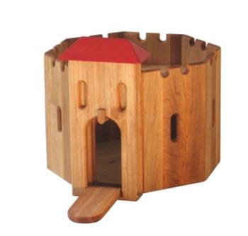 Ritterburg, kleine Burg mit rotem Dach